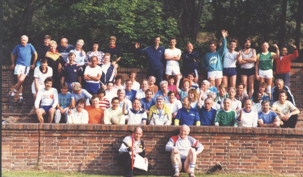 Grote groepsfoto Trimclub 1977
